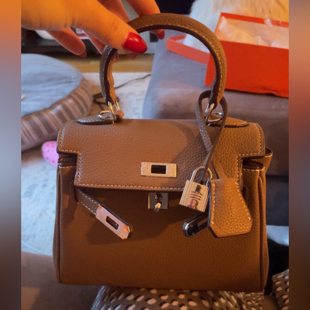 Hermes Kelly epsom taupe leather with silver hardware